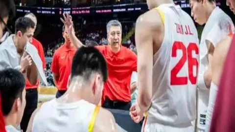 “多特蒙德战胜勒沃库森，阿德耶米实现德甲处子球，新年开局多特三连胜！”